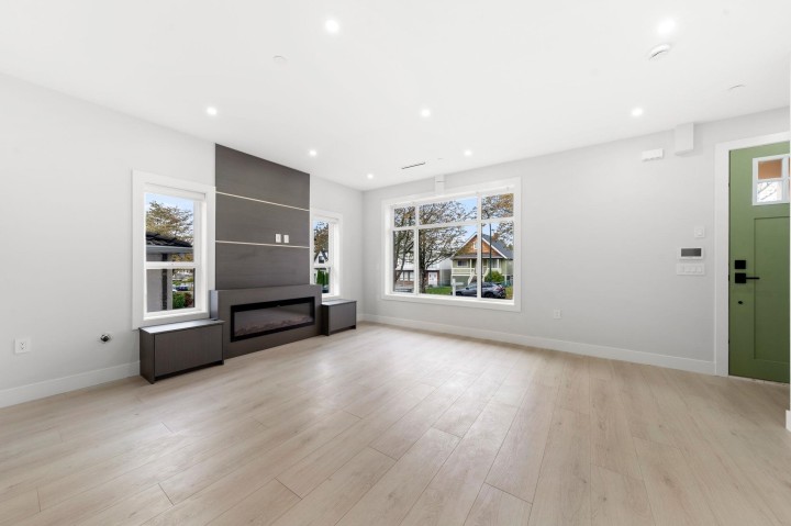 Photo 5 at 1 - 3274 E 44th Avenue, Killarney VE, Vancouver East