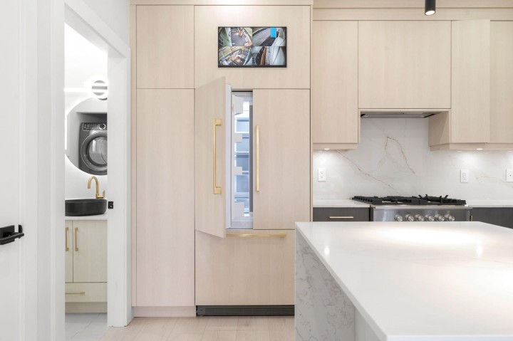 Photo 9 at 1 - 3274 E 44th Avenue, Killarney VE, Vancouver East