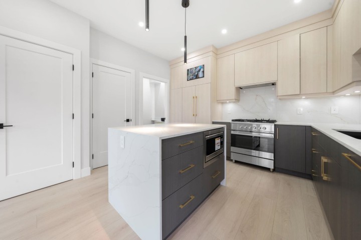 Photo 11 at 1 - 3274 E 44th Avenue, Killarney VE, Vancouver East