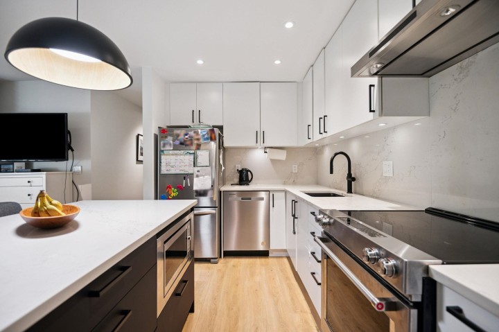 Photo 10 at 101 - 1696 W 10th Avenue, Fairview VW, Vancouver West