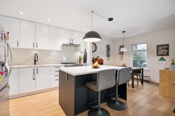 Photo 11 at 101 - 1696 W 10th Avenue, Fairview VW, Vancouver West