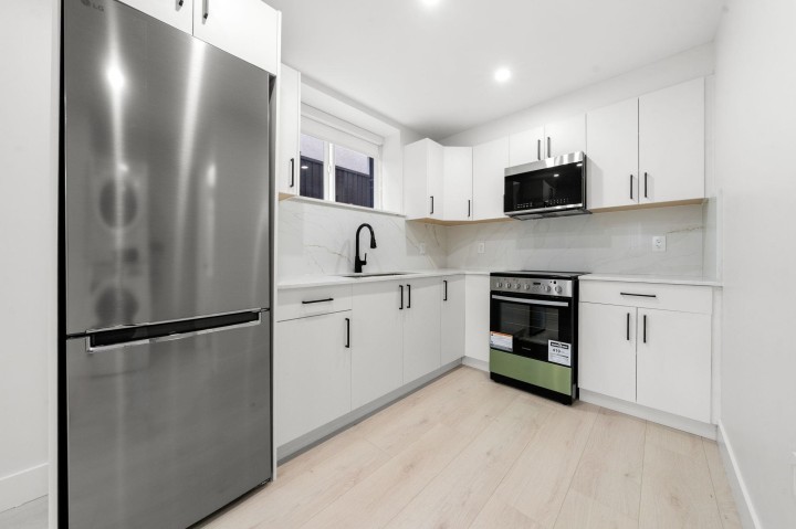 Photo 23 at 2 - 3274 E 44th Avenue, Killarney VE, Vancouver East