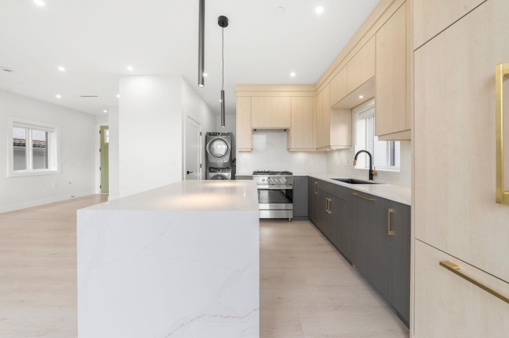 Photo 16 at 2 - 3274 E 44th Avenue, Killarney VE, Vancouver East