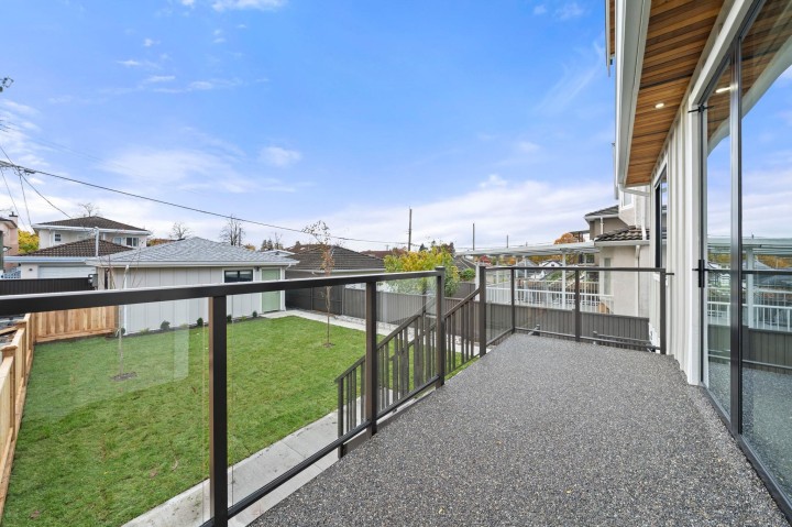 Photo 38 at 2 - 3274 E 44th Avenue, Killarney VE, Vancouver East