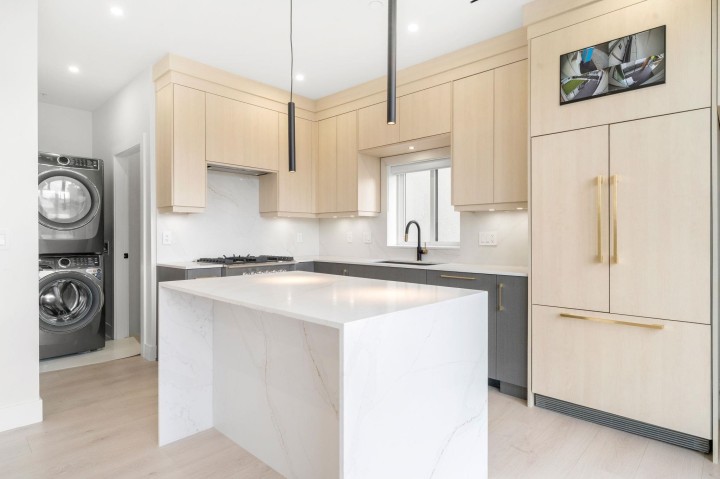 Photo 14 at 2 - 3274 E 44th Avenue, Killarney VE, Vancouver East