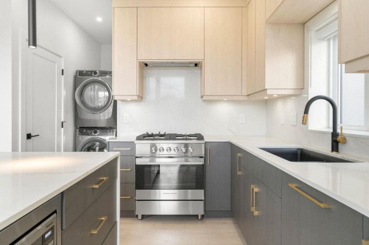 Photo 18 at 2 - 3274 E 44th Avenue, Killarney VE, Vancouver East