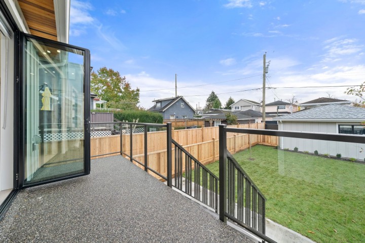 Photo 37 at 2 - 3274 E 44th Avenue, Killarney VE, Vancouver East