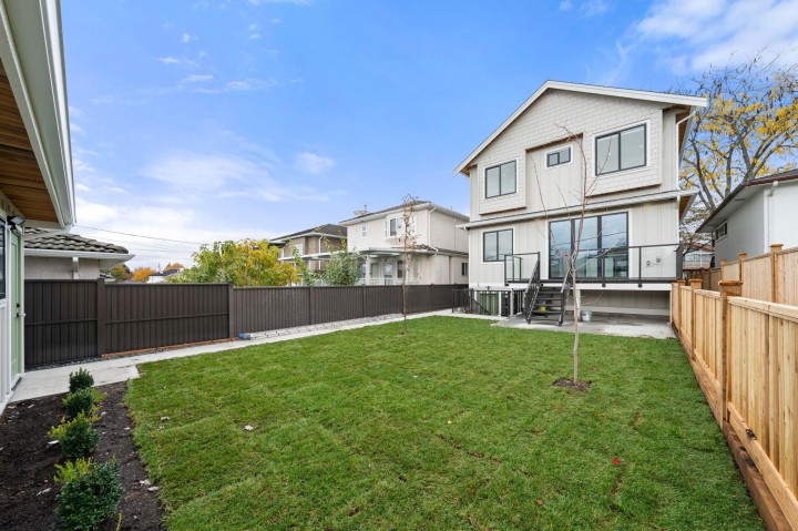 Photo 40 at 2 - 3274 E 44th Avenue, Killarney VE, Vancouver East