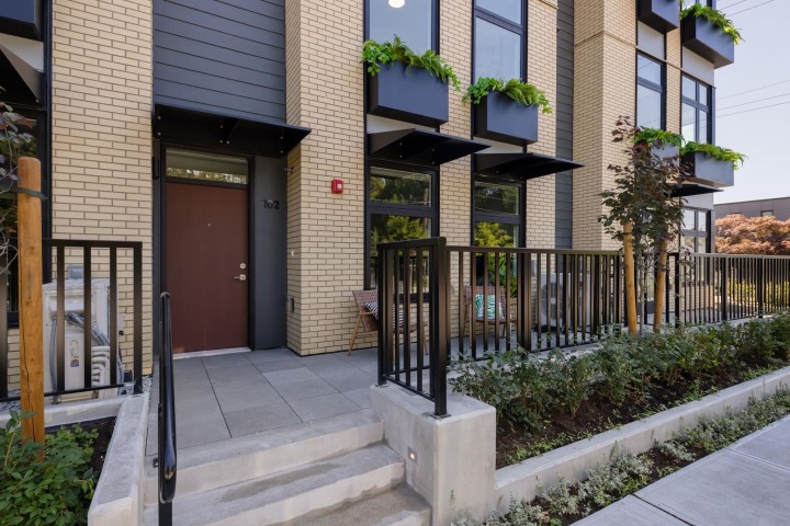 Photo 12 at 102 - 342 Mountain Highway, Lynnmour, North Vancouver