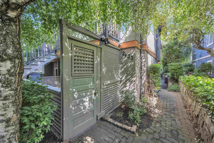 Photo 16 at 2433 W 6th Avenue, Kitsilano, Vancouver West