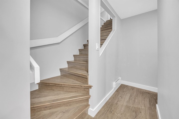 Photo 22 at 2433 W 6th Avenue, Kitsilano, Vancouver West