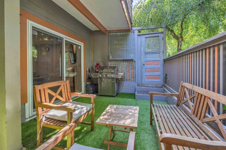 Photo 15 at 2433 W 6th Avenue, Kitsilano, Vancouver West