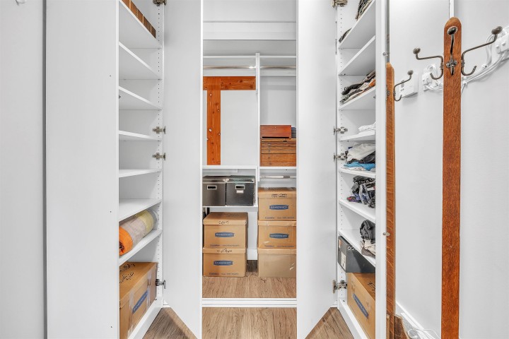 Photo 29 at 2433 W 6th Avenue, Kitsilano, Vancouver West