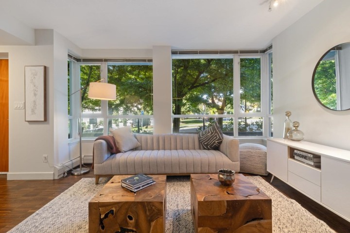 Photo 3 at 188 Chesterfield Avenue, Lower Lonsdale, North Vancouver