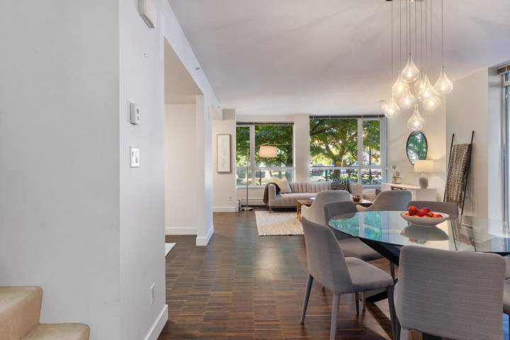 Photo 9 at 188 Chesterfield Avenue, Lower Lonsdale, North Vancouver