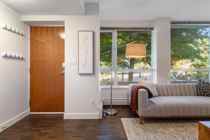 Photo 4 at 188 Chesterfield Avenue, Lower Lonsdale, North Vancouver