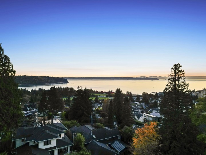 Photo 3 at 1066 Fulton Avenue, Sentinel Hill, West Vancouver