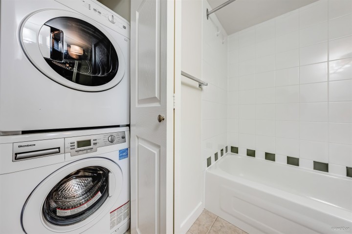 Photo 19 at 805 - 1420 W Georgia Street, West End VW, Vancouver West