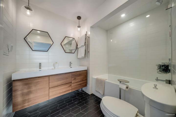 Photo 17 at 430 Crosscreek Road, Lions Bay, West Vancouver