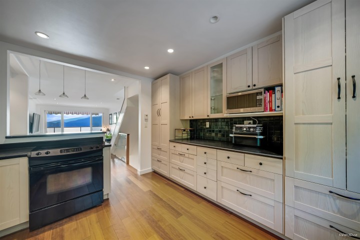 Photo 14 at 430 Crosscreek Road, Lions Bay, West Vancouver