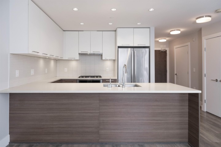 Photo 7 at 501 - 3488 Sawmill Crescent, South Marine, Vancouver East