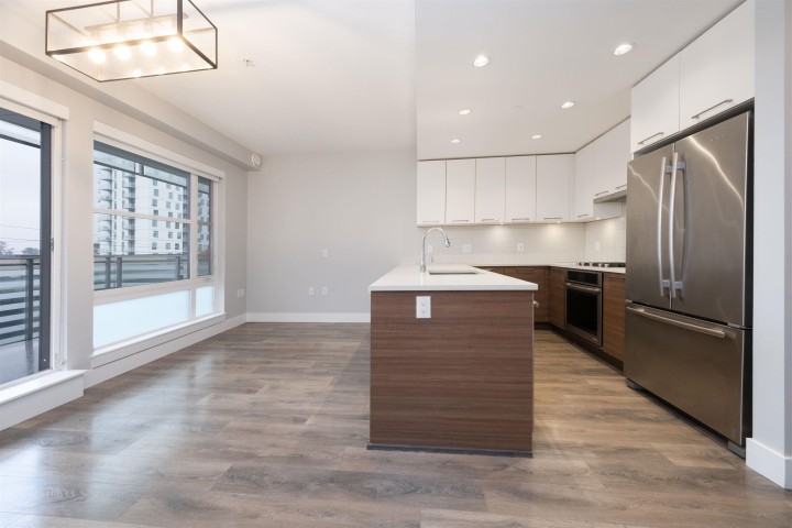 Photo 4 at 501 - 3488 Sawmill Crescent, South Marine, Vancouver East