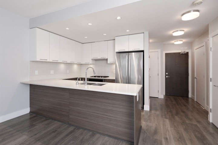 Photo 8 at 501 - 3488 Sawmill Crescent, South Marine, Vancouver East