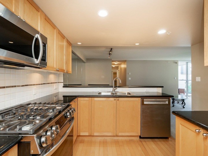 Photo 12 at 403 - 1425 W 6th Avenue, False Creek, Vancouver West