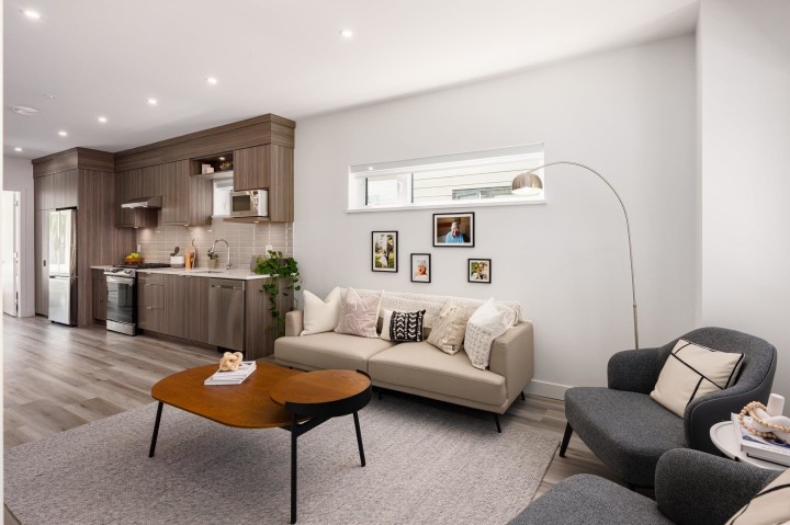 Photo 3 at 5102 Chambers Street, Collingwood VE, Vancouver East