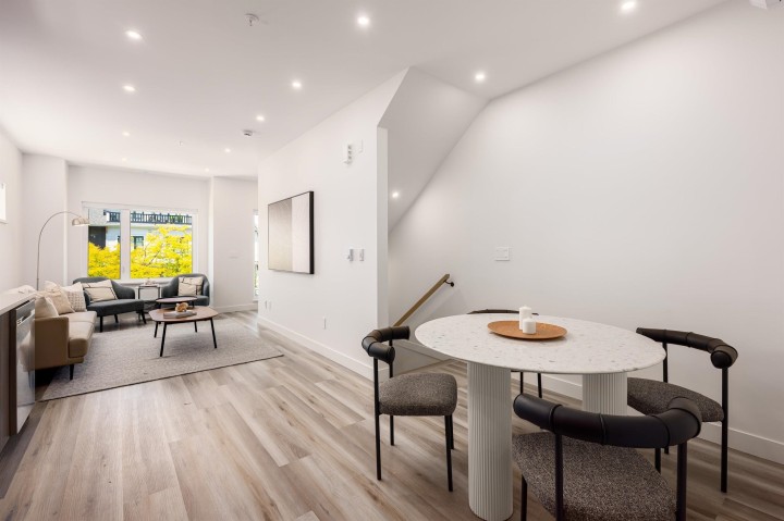 Photo 9 at 5102 Chambers Street, Collingwood VE, Vancouver East