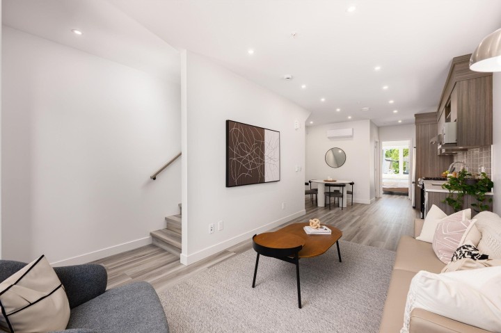 Photo 4 at 5102 Chambers Street, Collingwood VE, Vancouver East