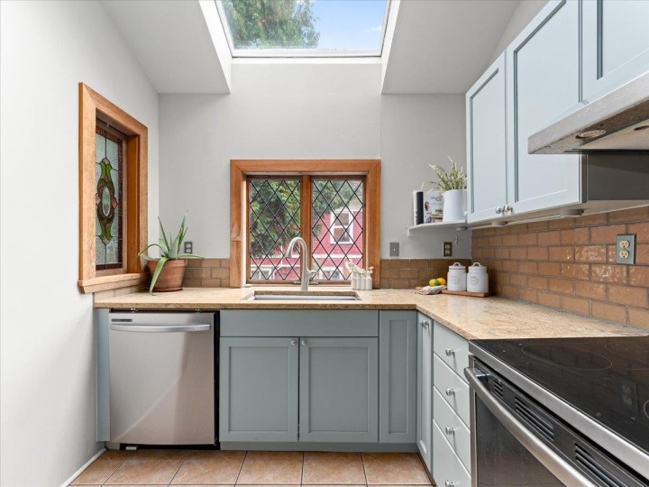 Photo 11 at 2648 Templeton Drive, Grandview Woodland, Vancouver East