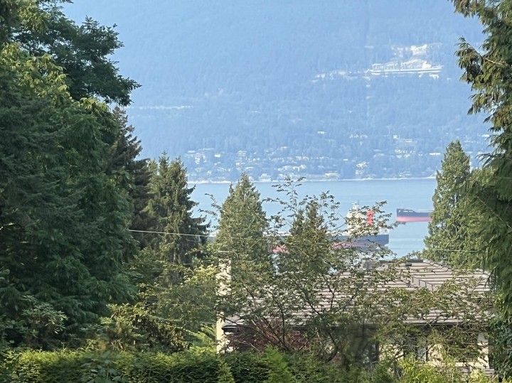 Photo 5 at 4715 W 4th Avenue, Point Grey, Vancouver West