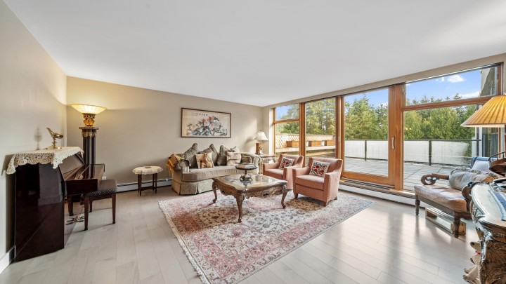 Photo 2 at 404 - 4900 Cartier Street, Shaughnessy, Vancouver West