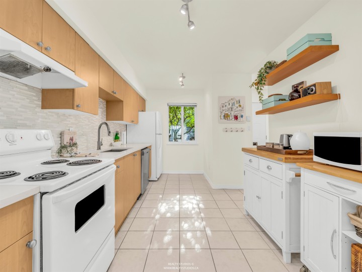 Photo 7 at 12 - 1255 E 15th Avenue, Mount Pleasant VE, Vancouver East