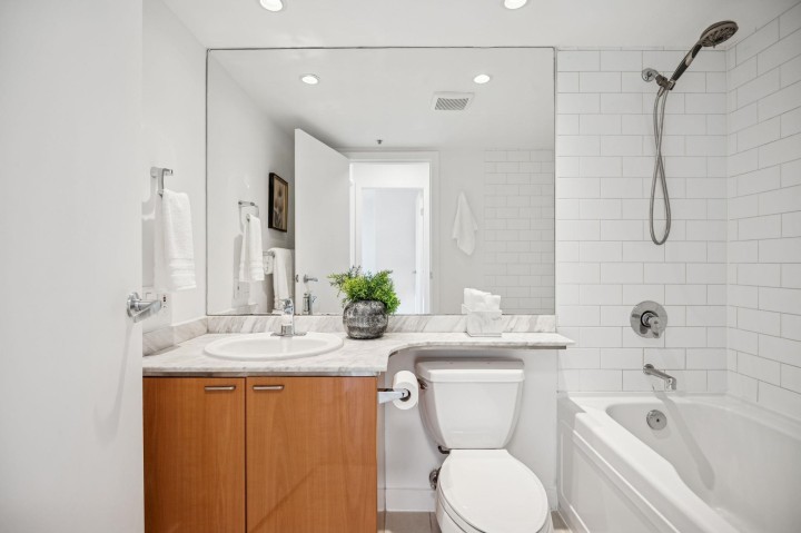 Photo 17 at 706 - 1200 W Georgia Street, West End VW, Vancouver West