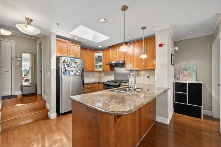 Photo 6 at 406 - 2103 W 45th Avenue, Kerrisdale, Vancouver West