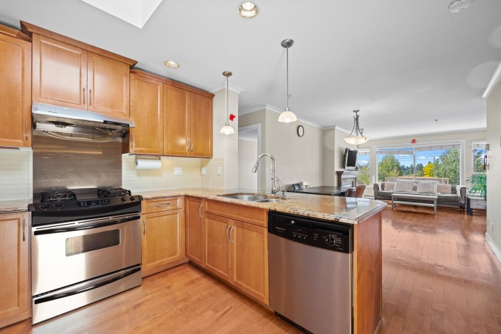 Photo 3 at 406 - 2103 W 45th Avenue, Kerrisdale, Vancouver West