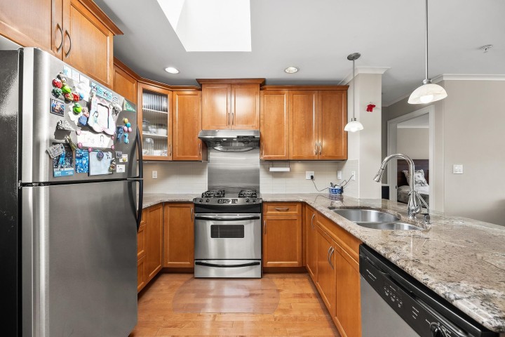 Photo 4 at 406 - 2103 W 45th Avenue, Kerrisdale, Vancouver West