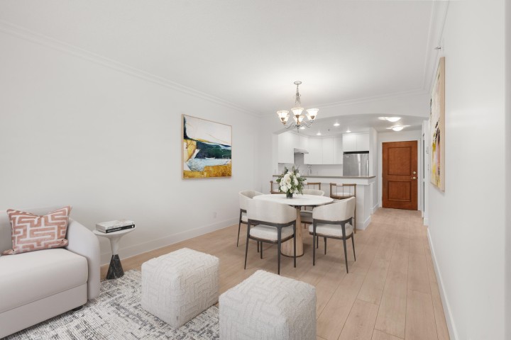 Photo 2 at 210 - 5770 Oak Street, Oakridge VW, Vancouver West