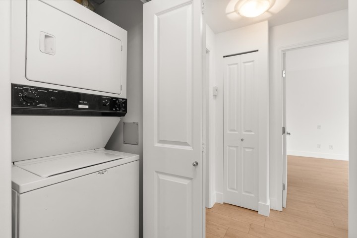 Photo 17 at 210 - 5770 Oak Street, Oakridge VW, Vancouver West