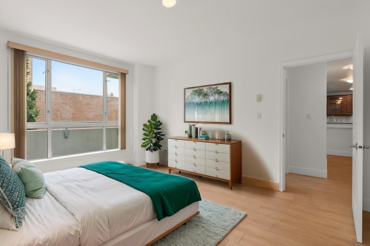 Photo 12 at 210 - 5770 Oak Street, Oakridge VW, Vancouver West