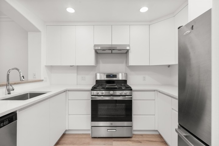 Photo 7 at 210 - 5770 Oak Street, Oakridge VW, Vancouver West