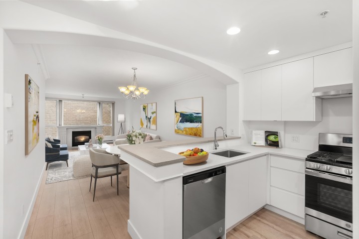 Photo 10 at 210 - 5770 Oak Street, Oakridge VW, Vancouver West