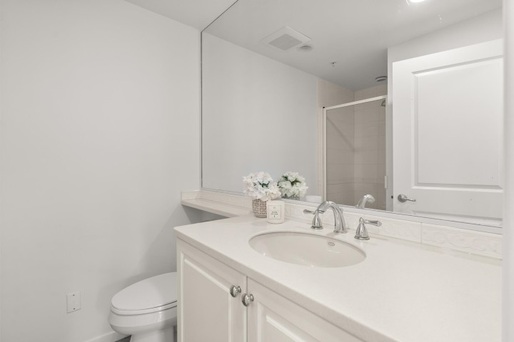 Photo 15 at 210 - 5770 Oak Street, Oakridge VW, Vancouver West