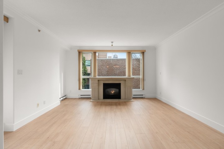 Photo 4 at 210 - 5770 Oak Street, Oakridge VW, Vancouver West