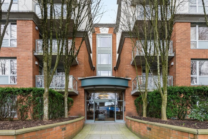 Photo 21 at 210 - 5770 Oak Street, Oakridge VW, Vancouver West