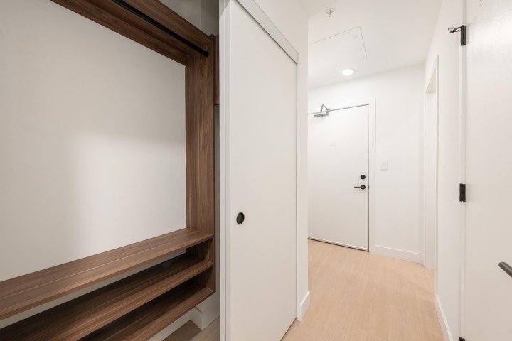 Photo 3 at 365 - 422 E 3rd Street, Lower Lonsdale, North Vancouver