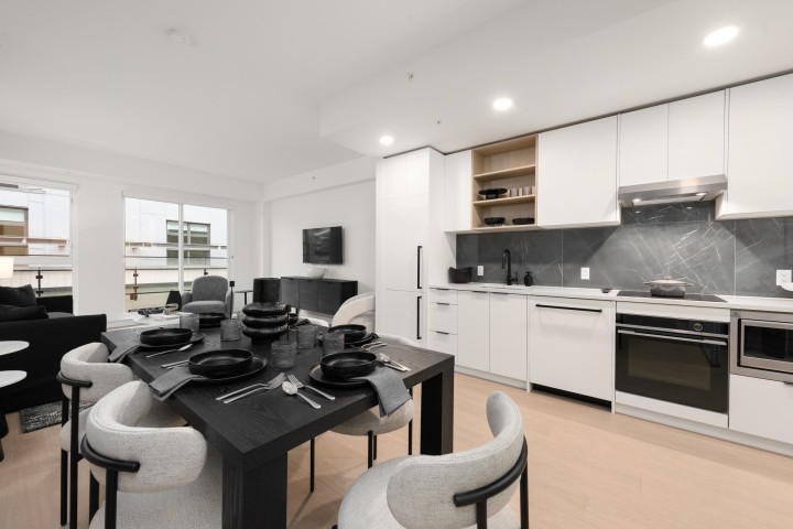 Photo 1 at 365 - 422 E 3rd Street, Lower Lonsdale, North Vancouver