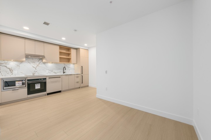 Photo 13 at 117 - 422 E 3rd Street, Lower Lonsdale, North Vancouver